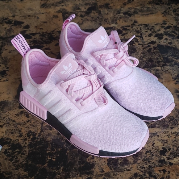 pink nmd r1 womens